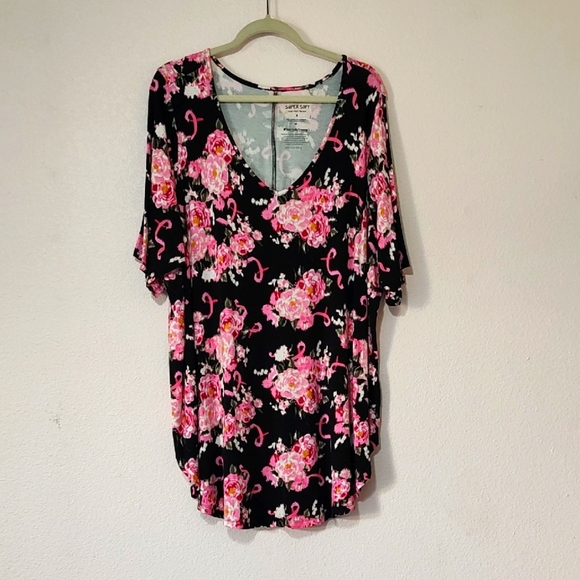 Torrid Breast Cancer Awareness V Neck Short Sleeve Top Size 4 - Picture 1 of 3